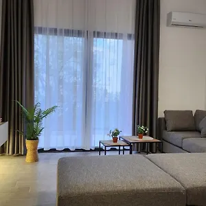 Solar And Apartamento